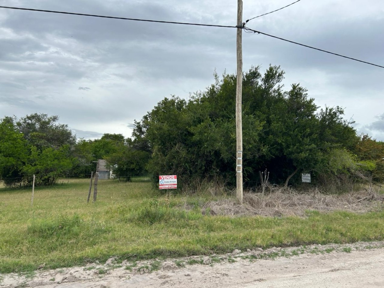 En venta lote de 20x70 en calle Mamboreta, Punta del Indio