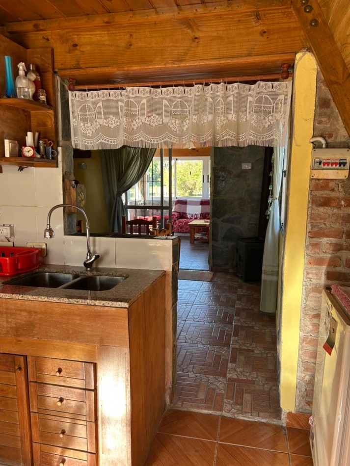 Cabaña con ampliacion sobre amplio lote de 1.530 m² en Punta Indio