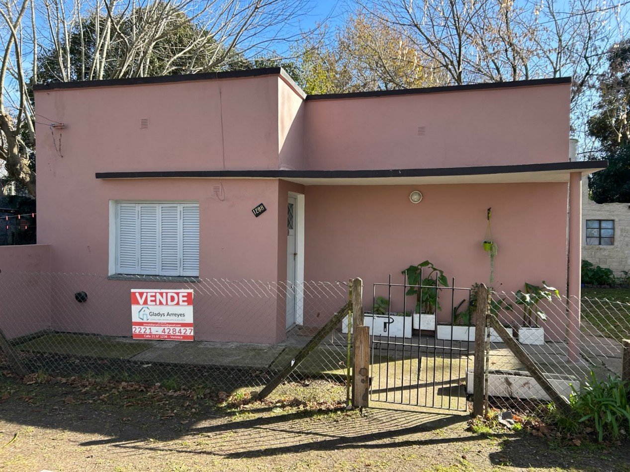 En venta casa de un dormitorio en calle 23, Veronica, Punta Indio