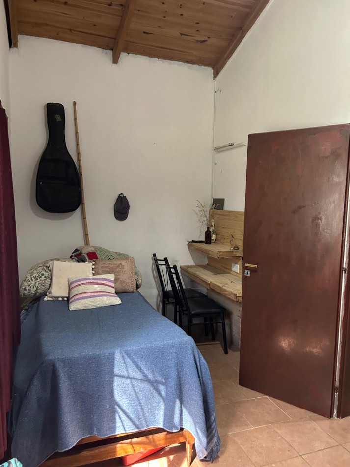 En venta casa de 2 dormitorios en esquina V. Lopez y La Selva, Punta Indio