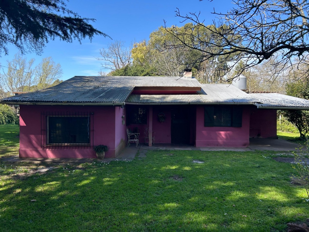 En venta casa de 2 dormitorios en esquina V. Lopez y La Selva, Punta Indio