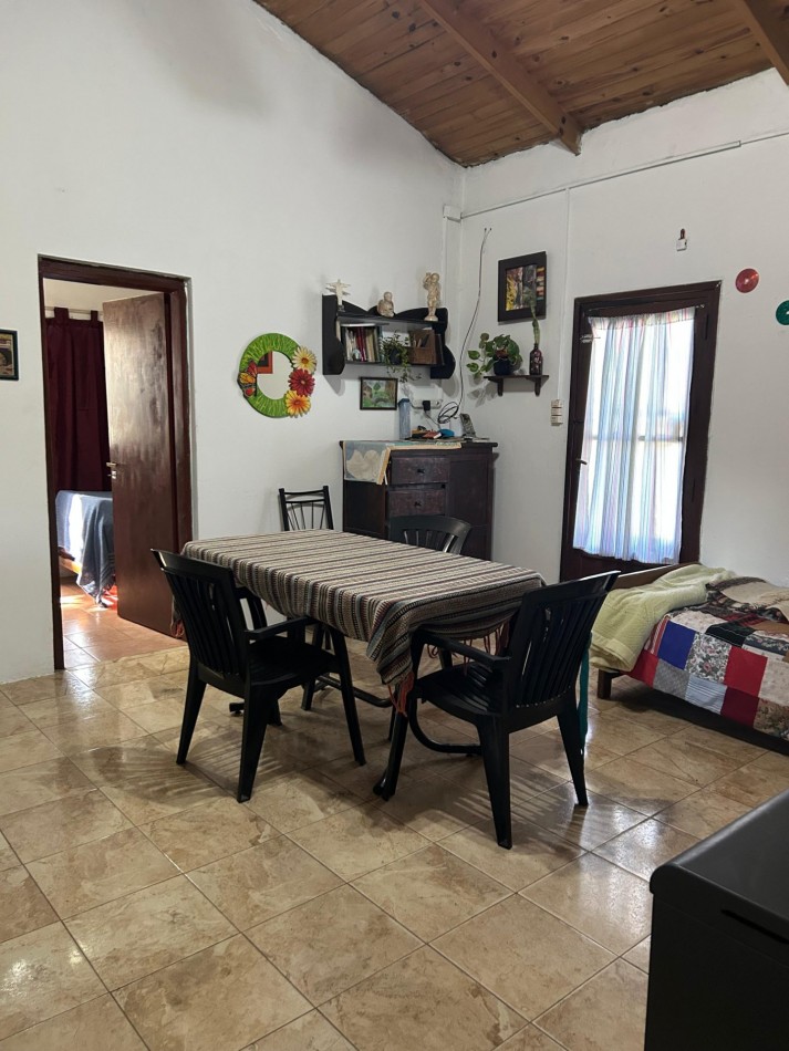 En venta casa de 2 dormitorios en esquina V. Lopez y La Selva, Punta Indio