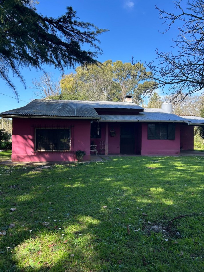 En venta casa de 2 dormitorios en esquina V. Lopez y La Selva, Punta Indio
