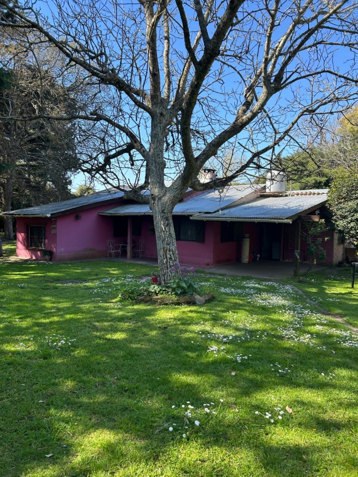 En venta casa de 2 dormitorios en esquina V. Lopez y La Selva, Punta Indio