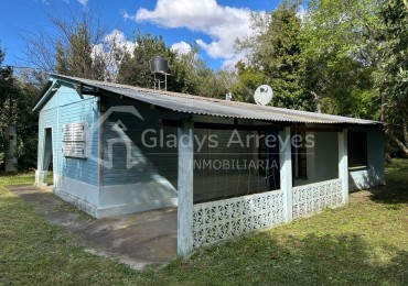 Casa En Calle Lavalle Y Moreno De Punta Indio, Provincia De Buenos Aires.