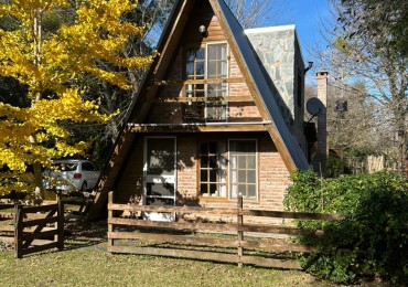 Cabaña con ampliacion sobre amplio lote de 1.530 m² en Punta Indio